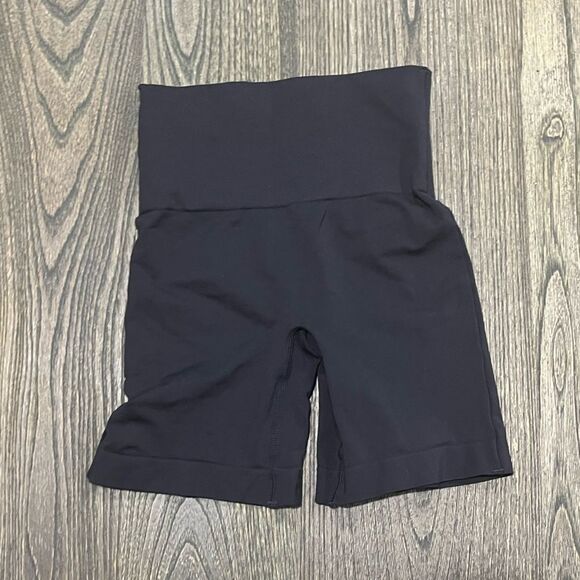 SKIMS Other - NWOT Skims Soft Smoothing Seamless Shorts High-Rise Shapewear Fitted Black XS